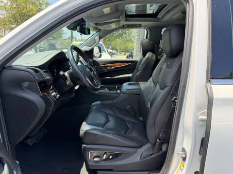 2019 Cadillac Escalade Luxury