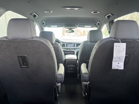 2023 Buick Enclave Essence