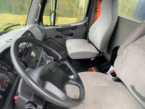 2015 Freightliner M2 106