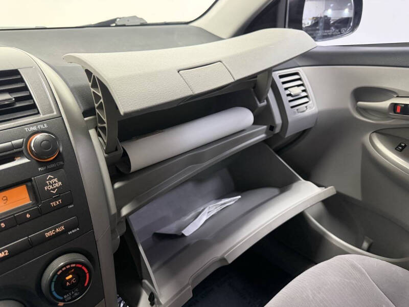 2011 Toyota Corolla LE
