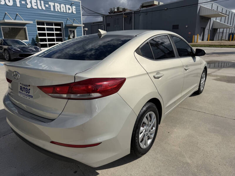 2017 Hyundai Elantra SE