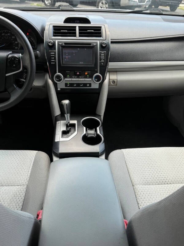 2014 Toyota Camry LE