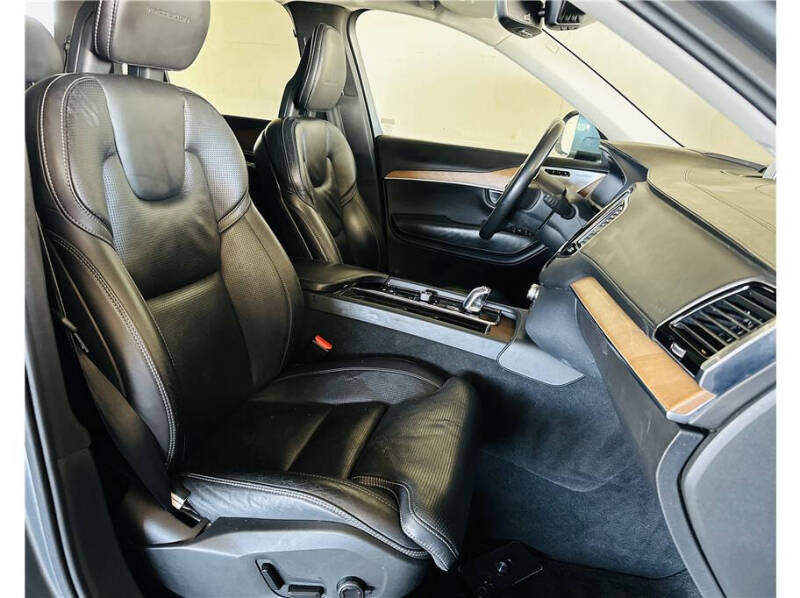 2016 Volvo XC90 T8 eAWD Inscription