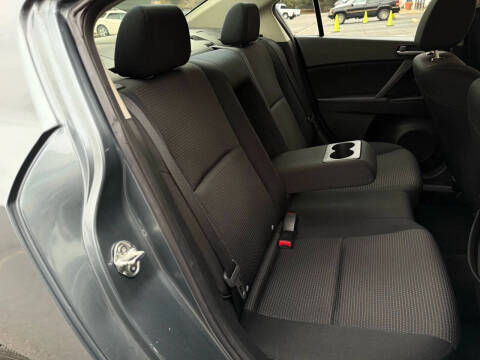 2013 Mazda MAZDA3 i Touring