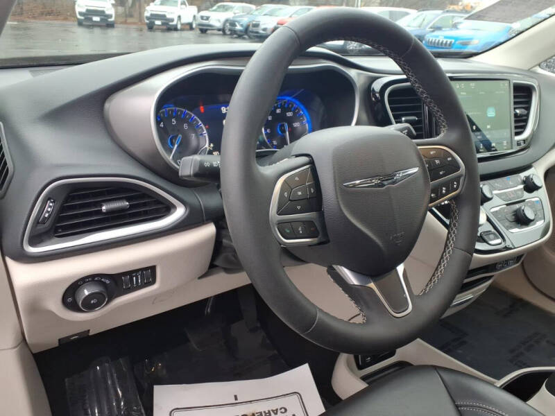 2023 Chrysler Pacifica Touring L