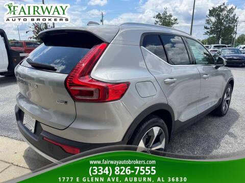 2025 Volvo XC40 B5 Plus Bright Theme
