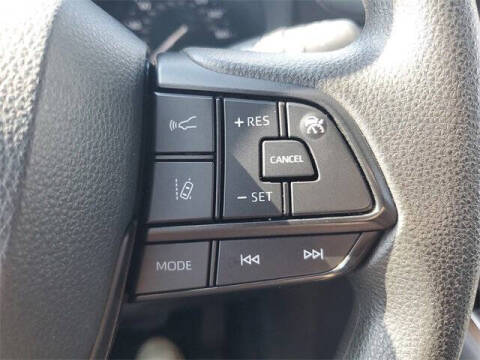 2022 Toyota Sienna LE 8-Passenger