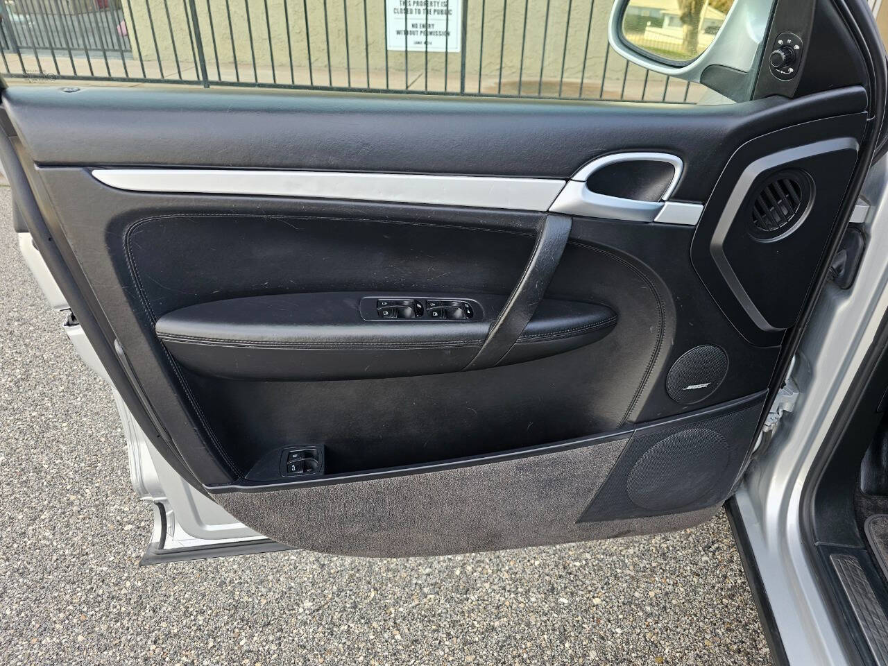 2005 Porsche Cayenne 37