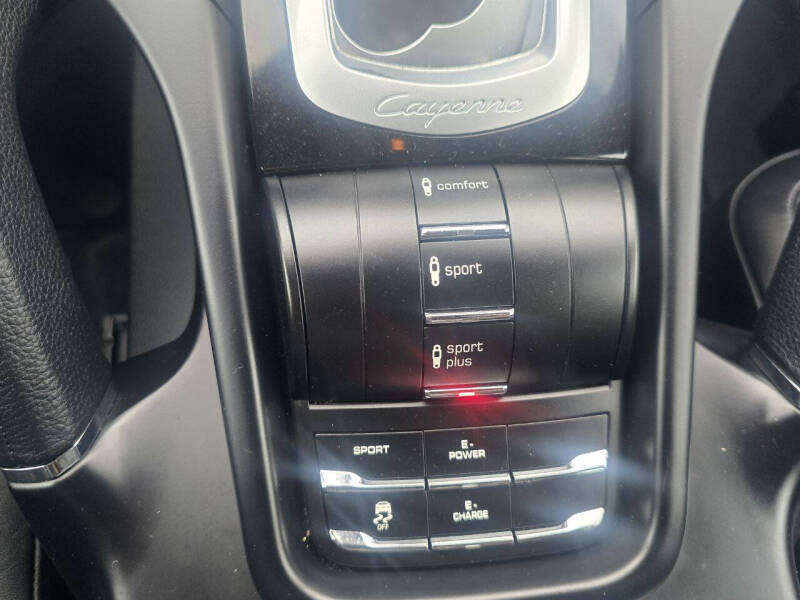 2016 Porsche Cayenne S E-Hybrid