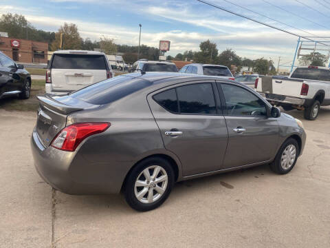 2014 Nissan Versa 1.6 SV