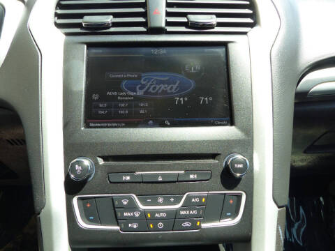 2016 Ford Fusion SE