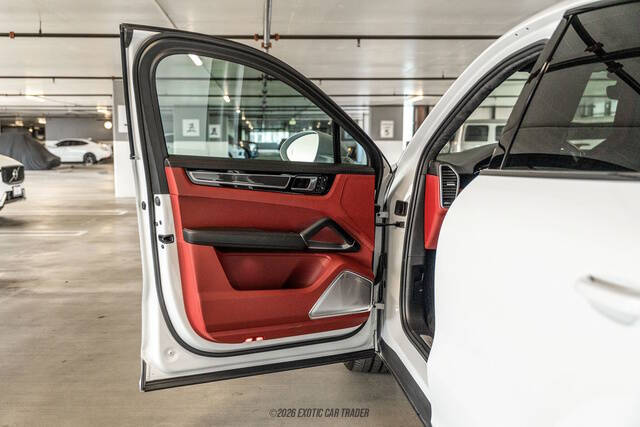 2023 Porsche Cayenne Turbo Coupe