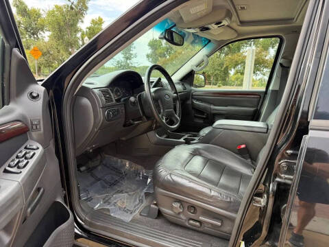 2004 Ford Explorer Limited