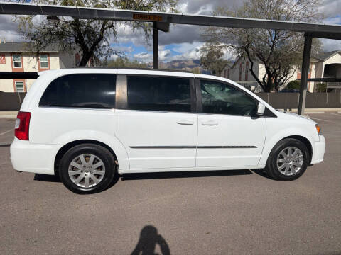 2016 Chrysler Town and Country Touring