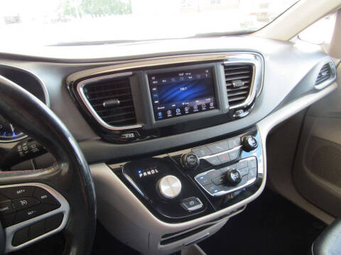 2020 Chrysler Pacifica Touring L