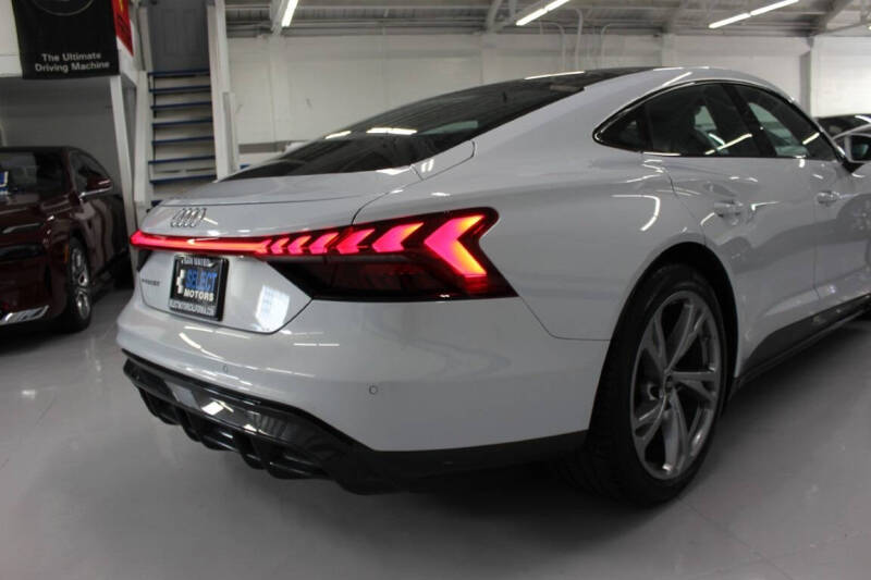 2023 Audi e-tron GT quattro Premium Plus