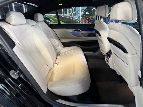 2022 BMW 7 Series 740i