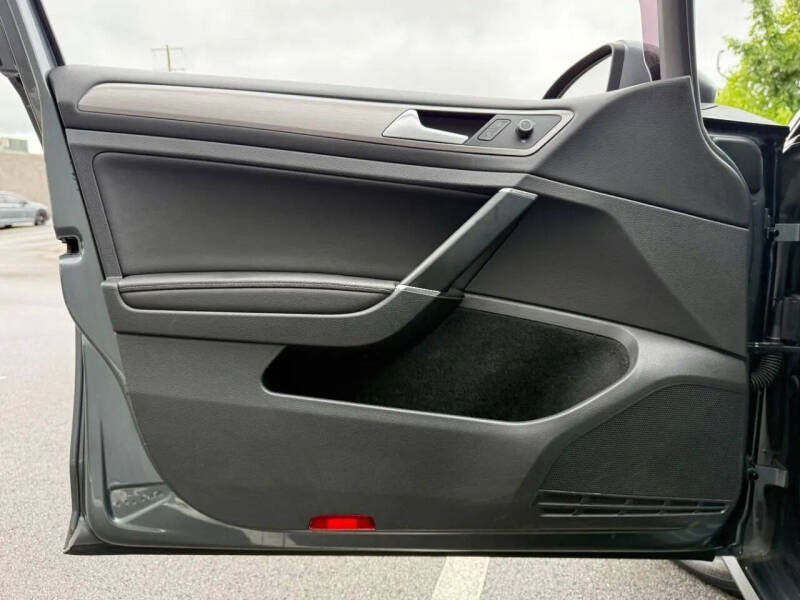 2017 Volkswagen Golf TSI Wolfsburg Edition