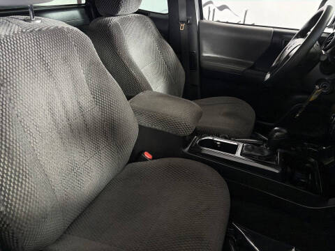 2016 Toyota Tacoma SR
