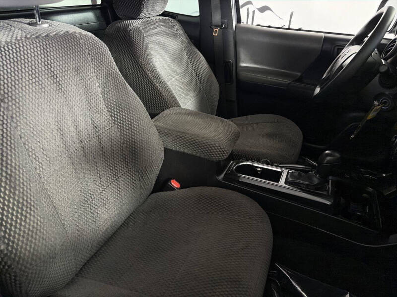 2016 Toyota Tacoma SR