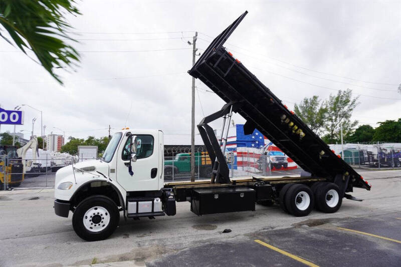 2015 Freightliner M2 106