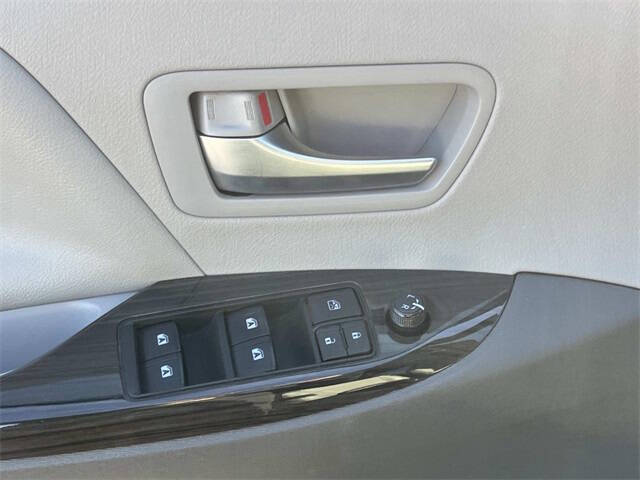 2020 Toyota Sienna XLE Premium 8-Passenger