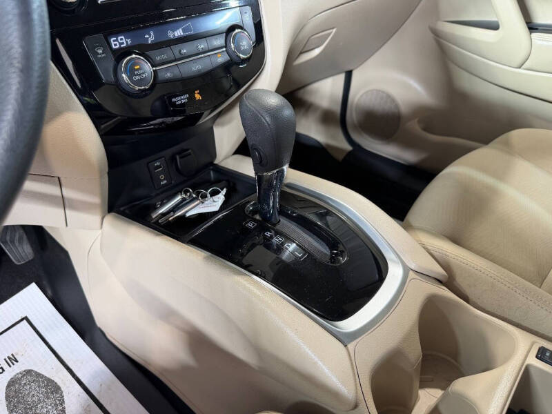 2016 Nissan Rogue SV