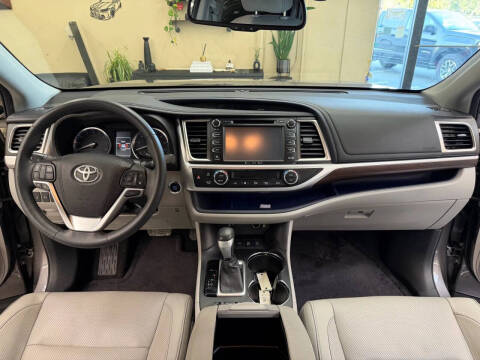 2016 Toyota Highlander Limited Platinum