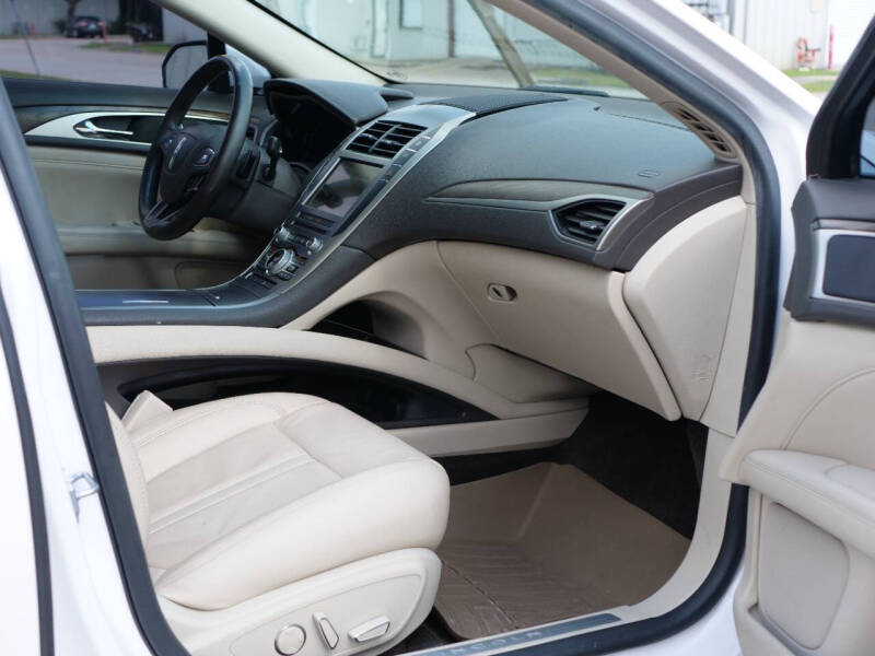 2017 Lincoln MKZ Select