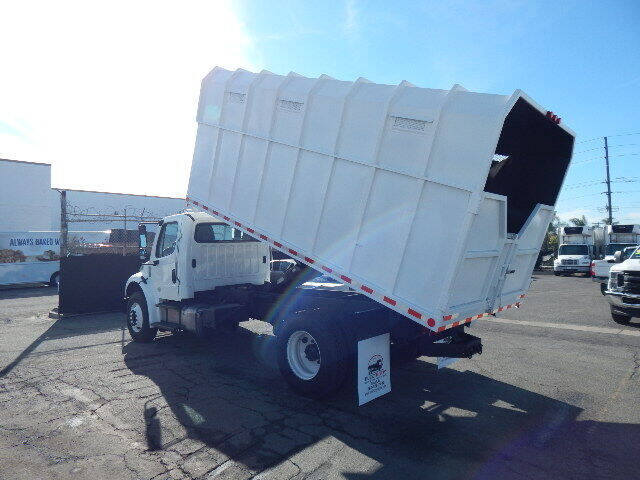 2019 Freightliner M2 106