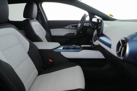 2025 Chevrolet Equinox EV LT 2