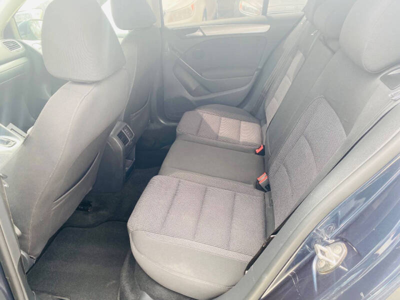 2013 Volkswagen Golf 2.5L PZEV
