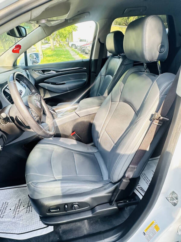 2020 Buick Enclave Essence