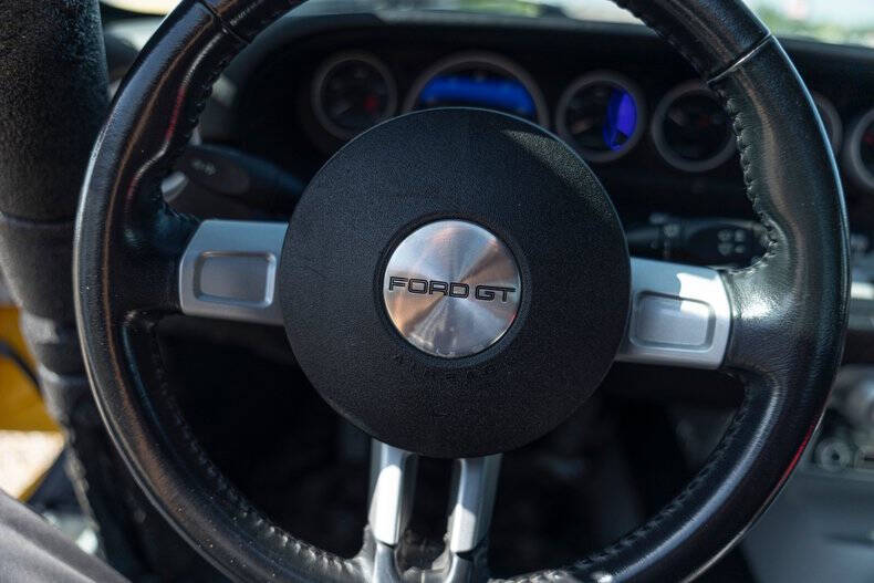 2005 Ford GT