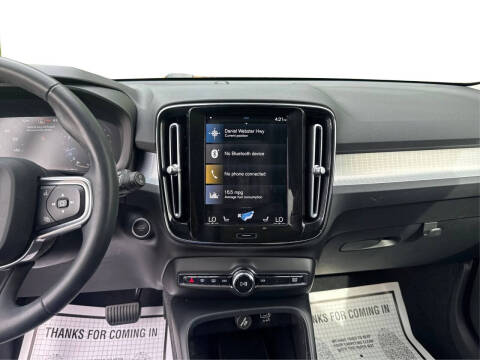 2022 Volvo XC40 T5 Momentum