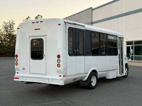 2010 Ford E-Series E-450 SD