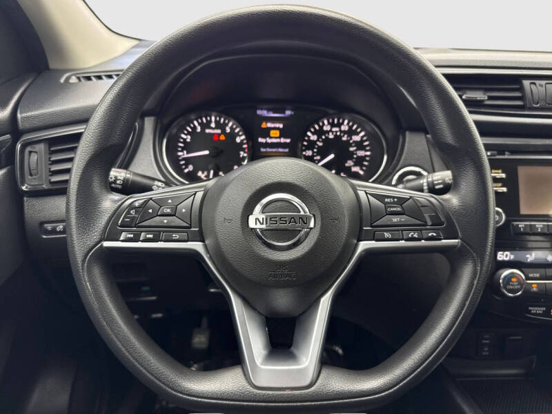 2017 Nissan Rogue Sport SV