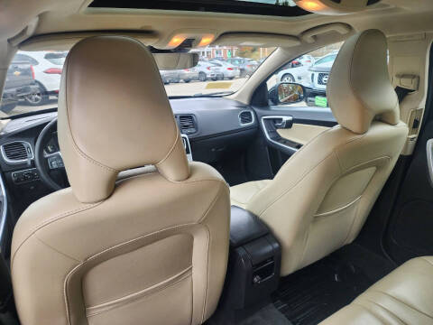 2017 Volvo V60 T5 Premier