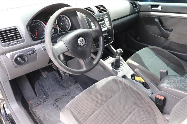 2009 Volkswagen Jetta  - $4,497