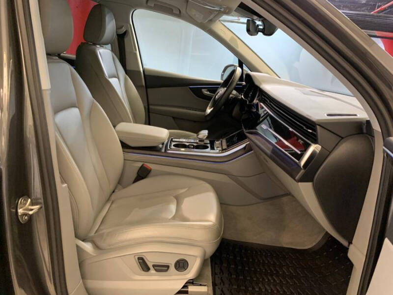 2022 Audi Q7 quattro Premium Plus 55 TFSI