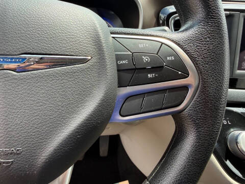 2020 Chrysler Voyager LX