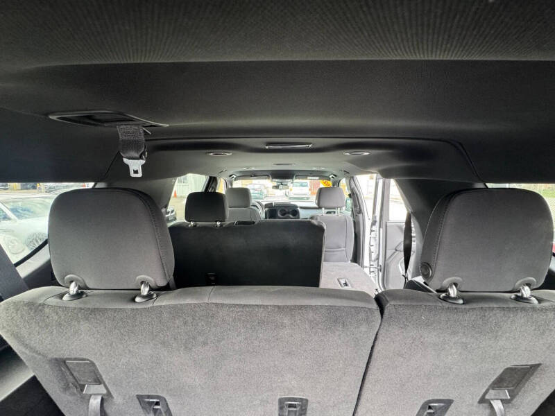 2024 GMC Yukon XL SLE