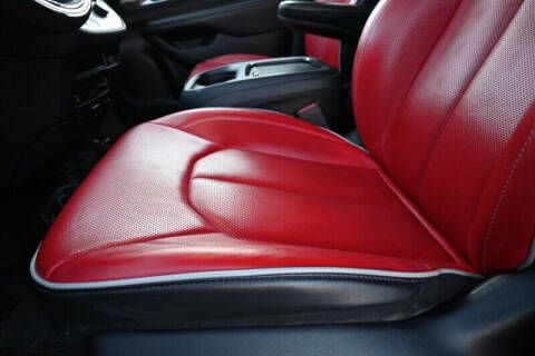 2020 Chrysler Pacifica Hybrid Limited Red S