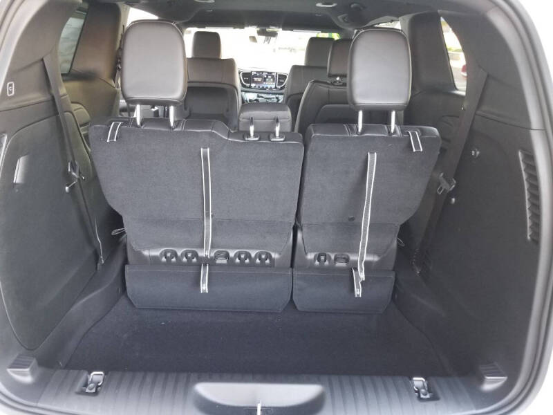 2026 Chrysler Voyager LX