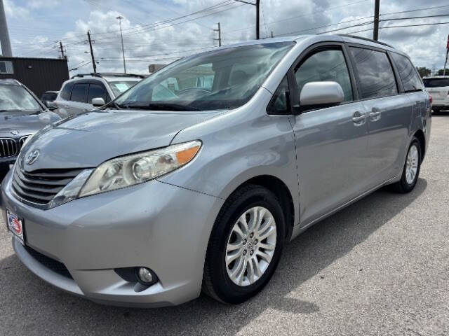 2012 Toyota Sienna