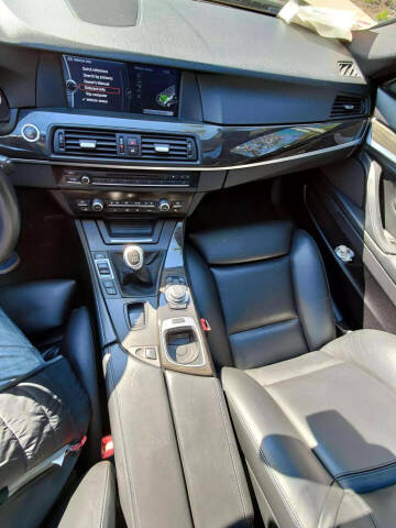 2011 BMW 5 Series 550i