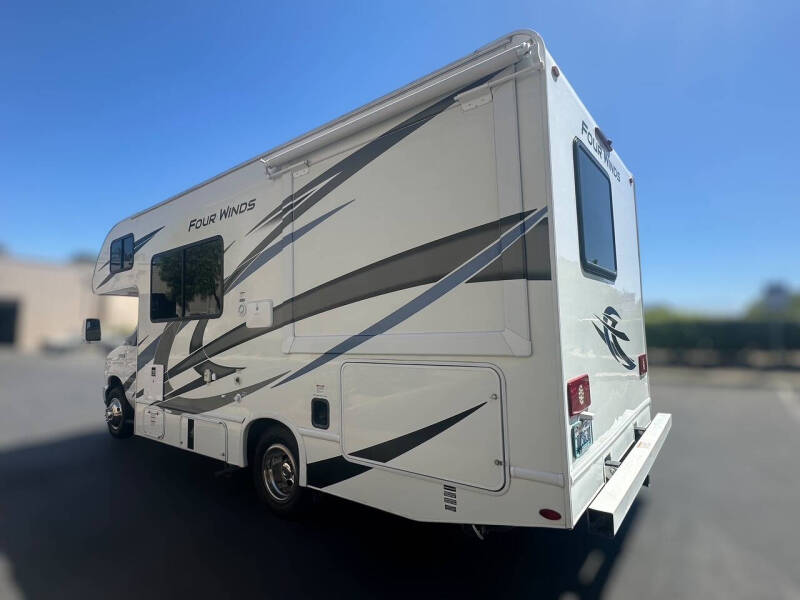 2022 Thor Motor Coach FOUR WINDS 22B