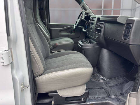 2024 GMC Savana 2500