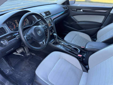 2015 Volkswagen Passat 1.8T Sport