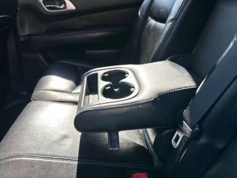 2013 Nissan Pathfinder Platinum
